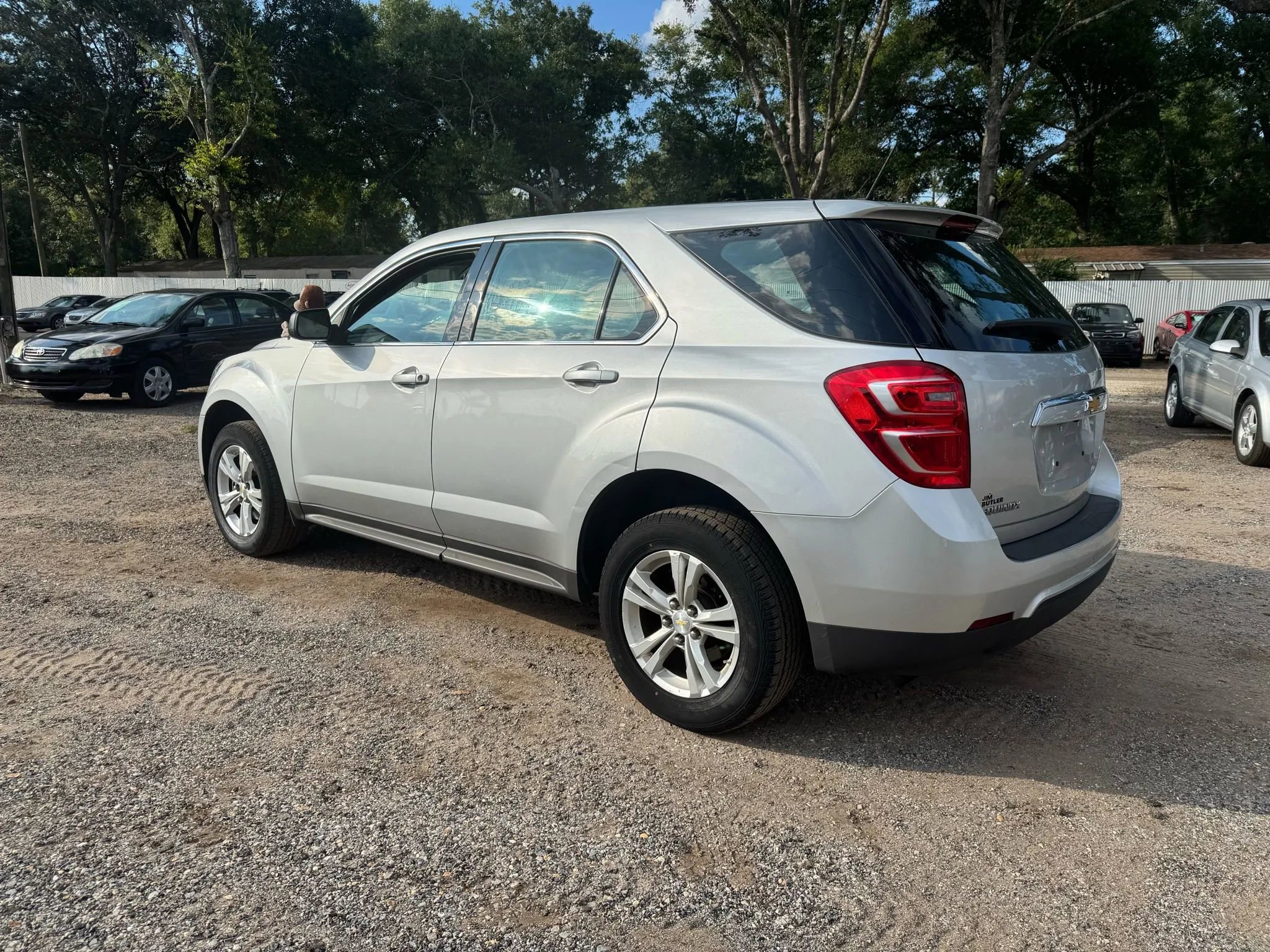 Used 2017 Chevrolet Equinox LS image 3