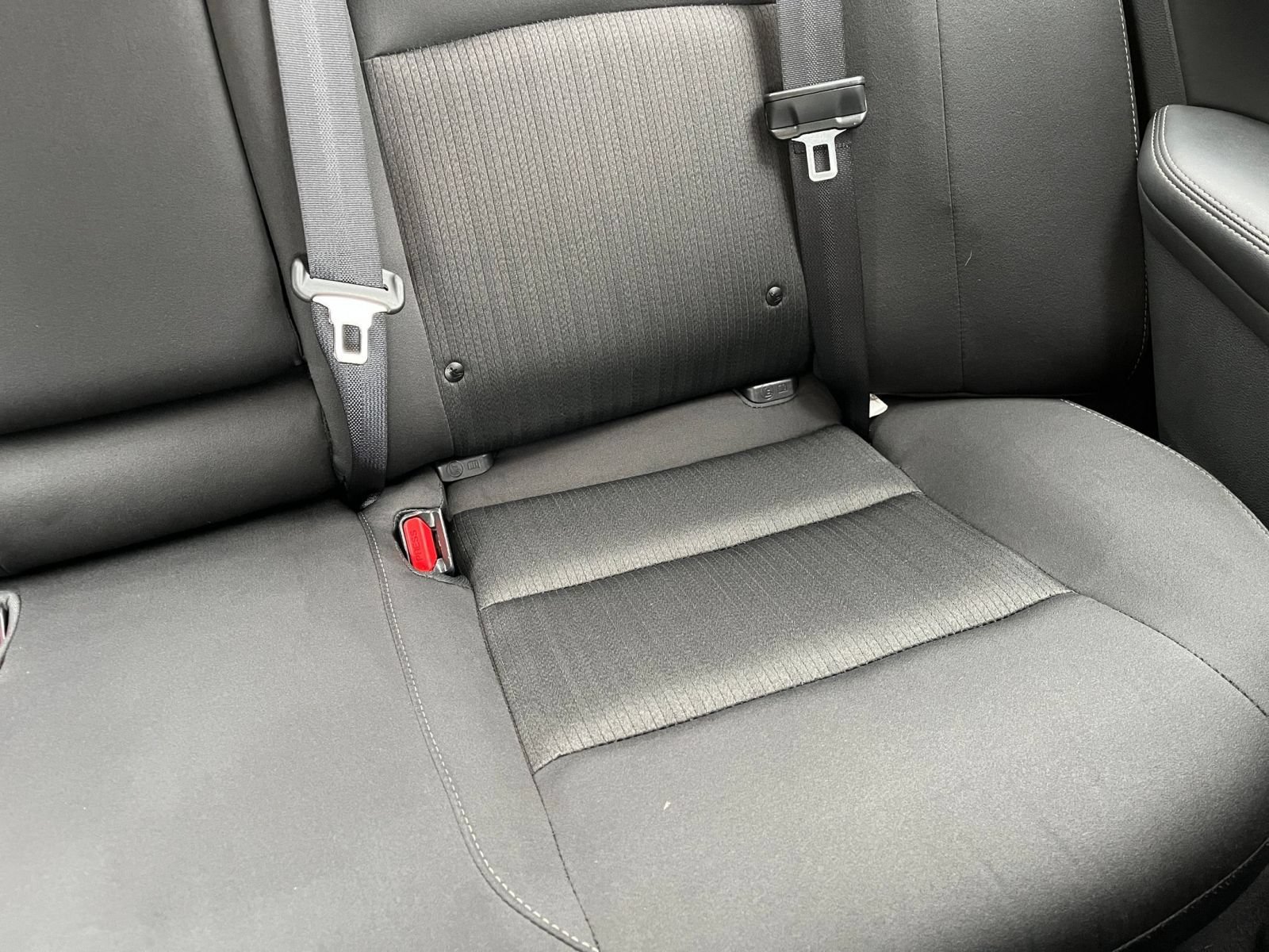 Used 2025 Nissan Altima 2.5 SV FWD image 37