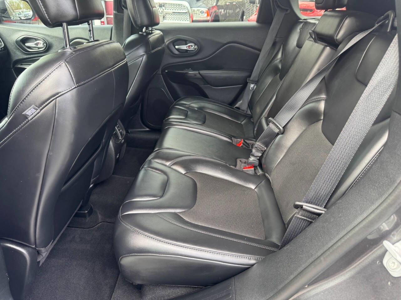 Used 2021 Jeep Cherokee Latitude Plus image 10