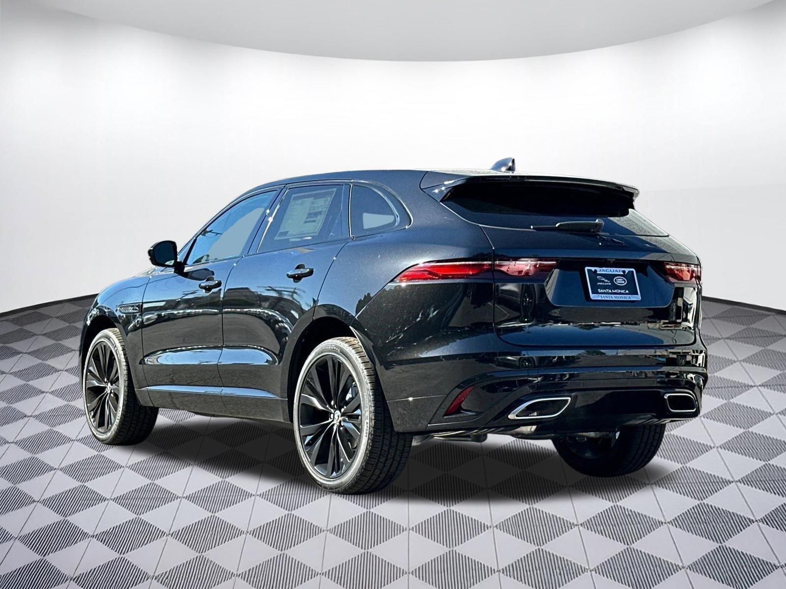 Used 2025 Jaguar F-PACE R-Dynamic S AWD/4WD image 3