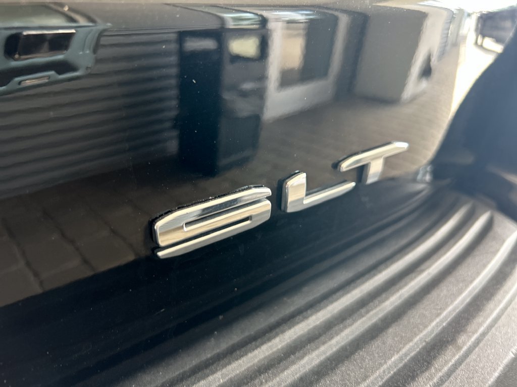 Used 2024 GMC Yukon SLT RWD image 44