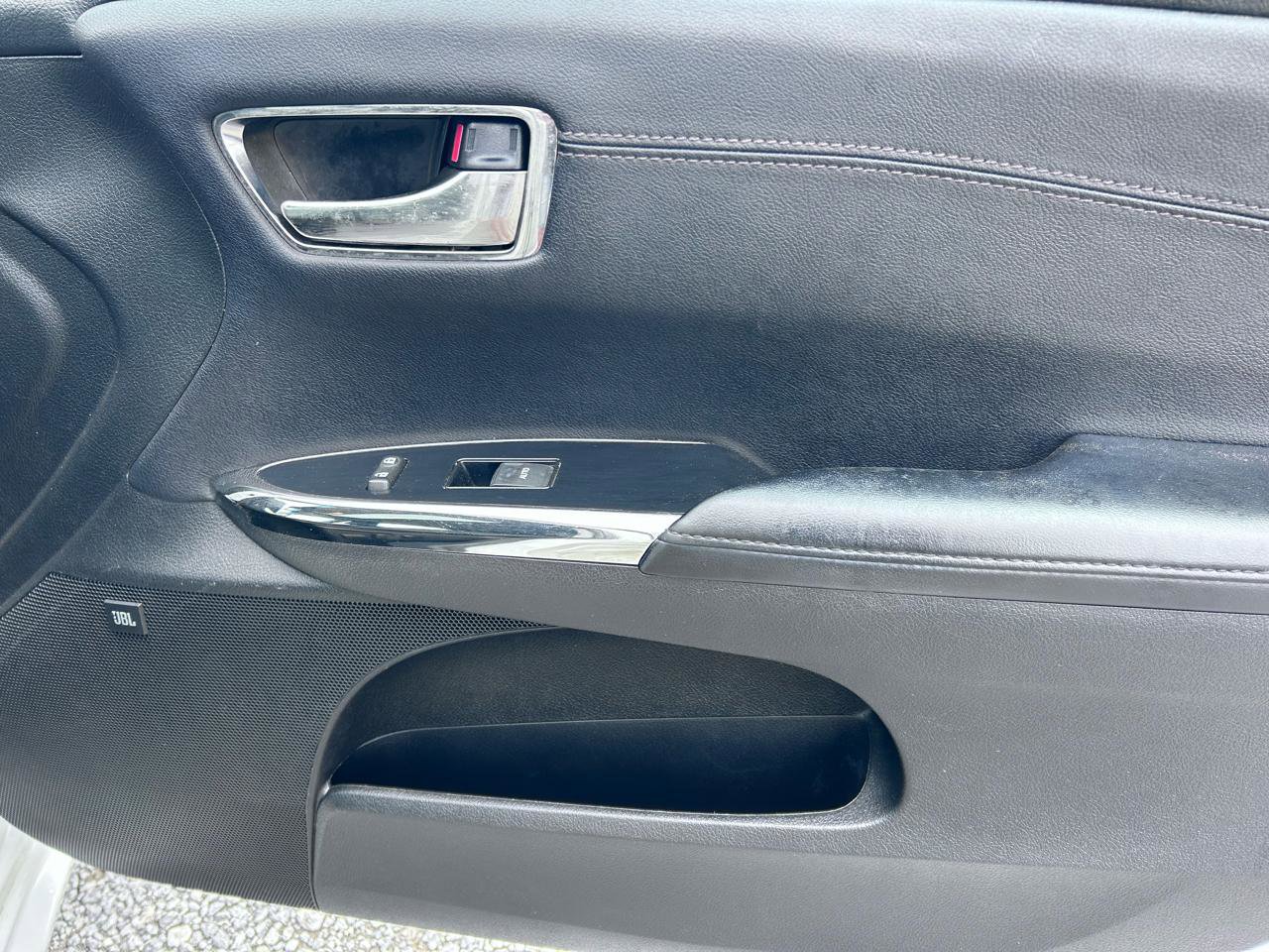 Used 2018 Toyota Avalon Limited FWD image 11