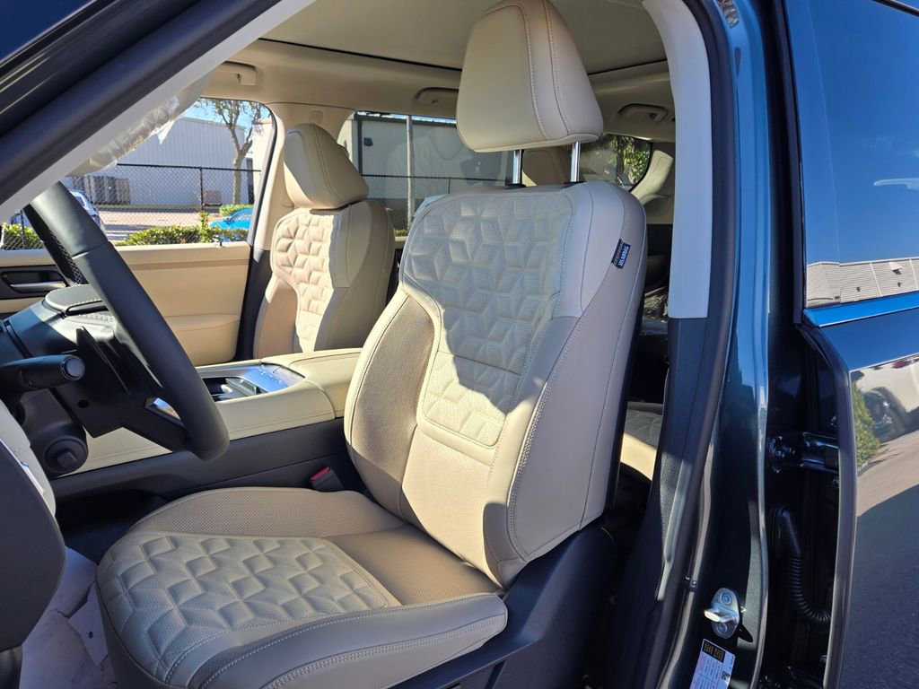 New 2026 Nissan Armada Platinum Reserve image 10