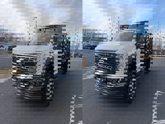 Used 2024 Ford F550 2WD Regular Cab Super Duty image 3