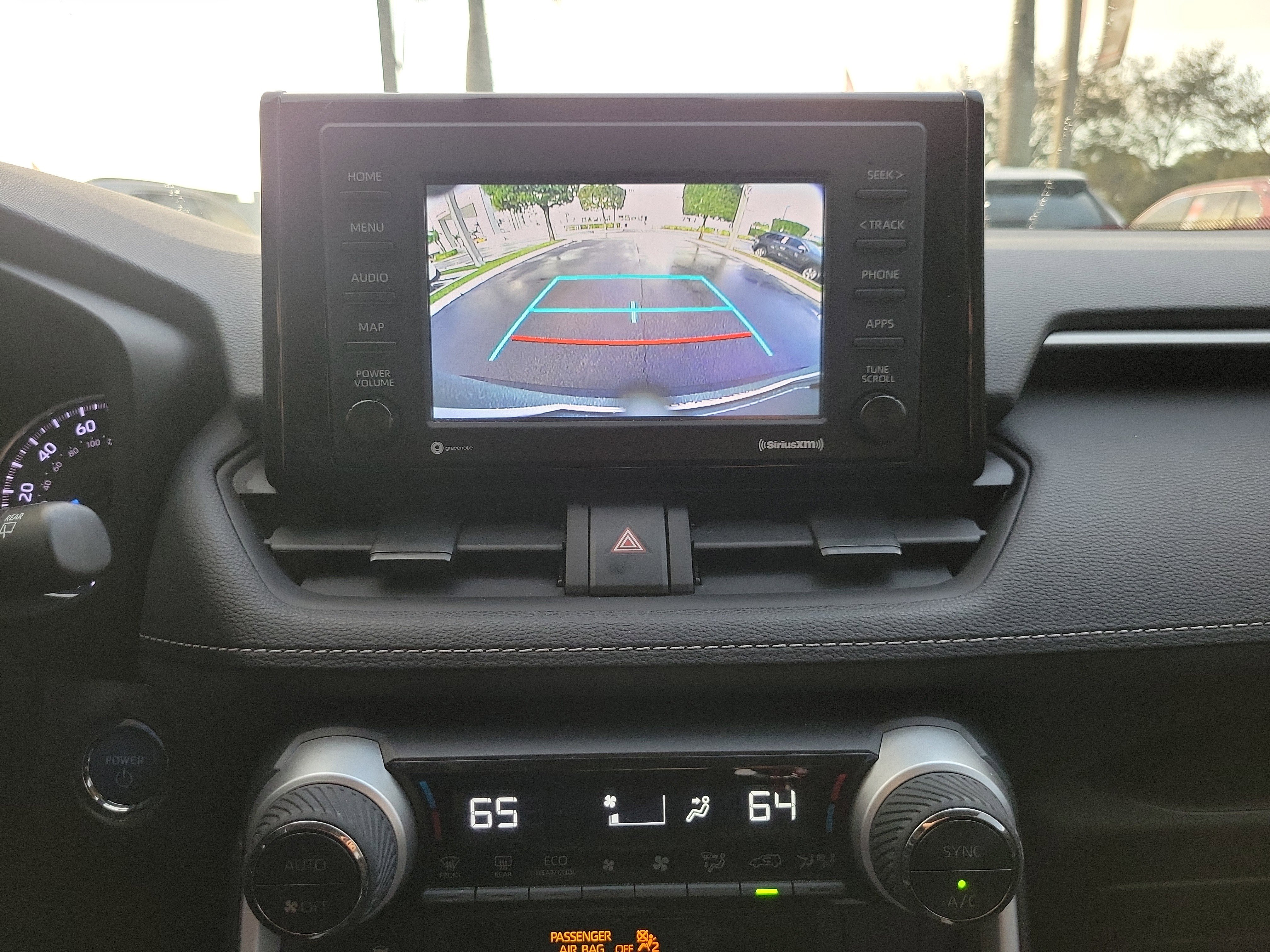 Used 2022 Toyota RAV4 XLE image 27