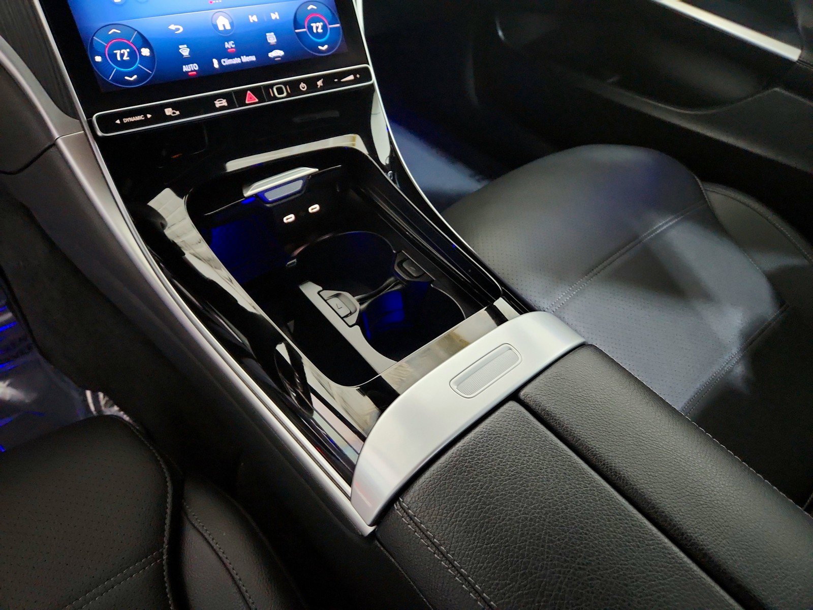 Certified 2025 Mercedes-Benz C 300 Sedan image 28