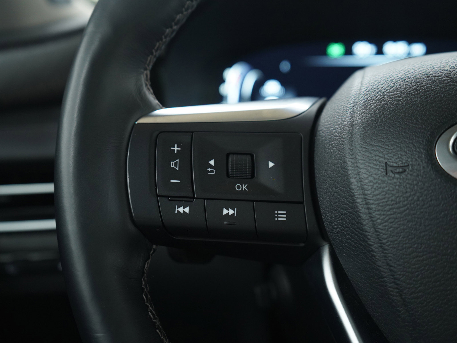 Used 2024 INFINITI QX60 Sensory image 29