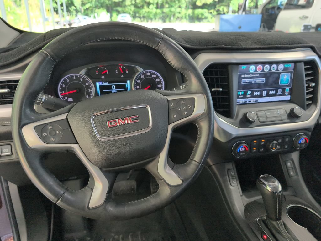 Used 2017 GMC Acadia SLT FWD image 10
