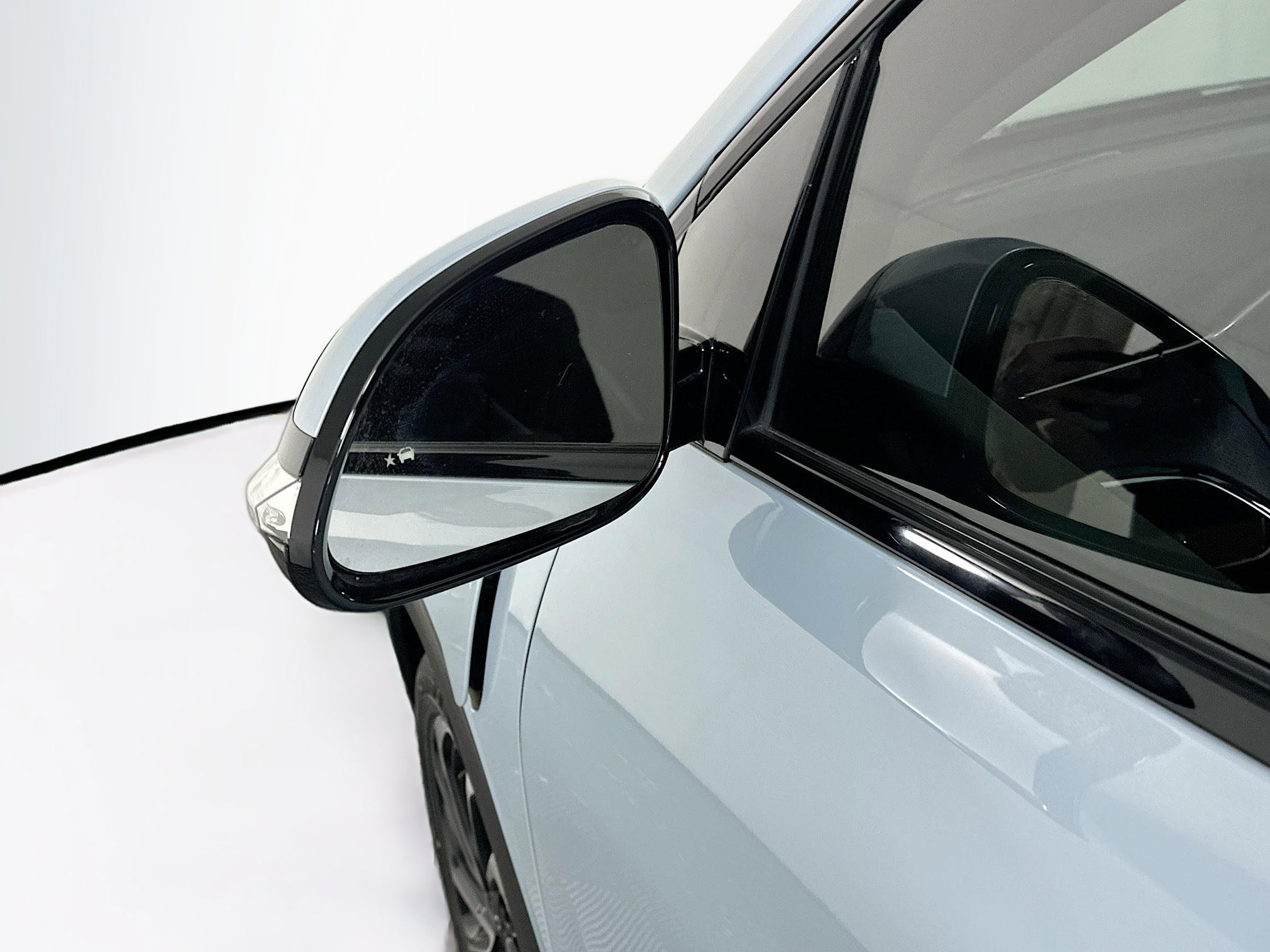 Used 2022 Chevrolet Bolt EUV Premier w/ Sun & Sound Package image 16