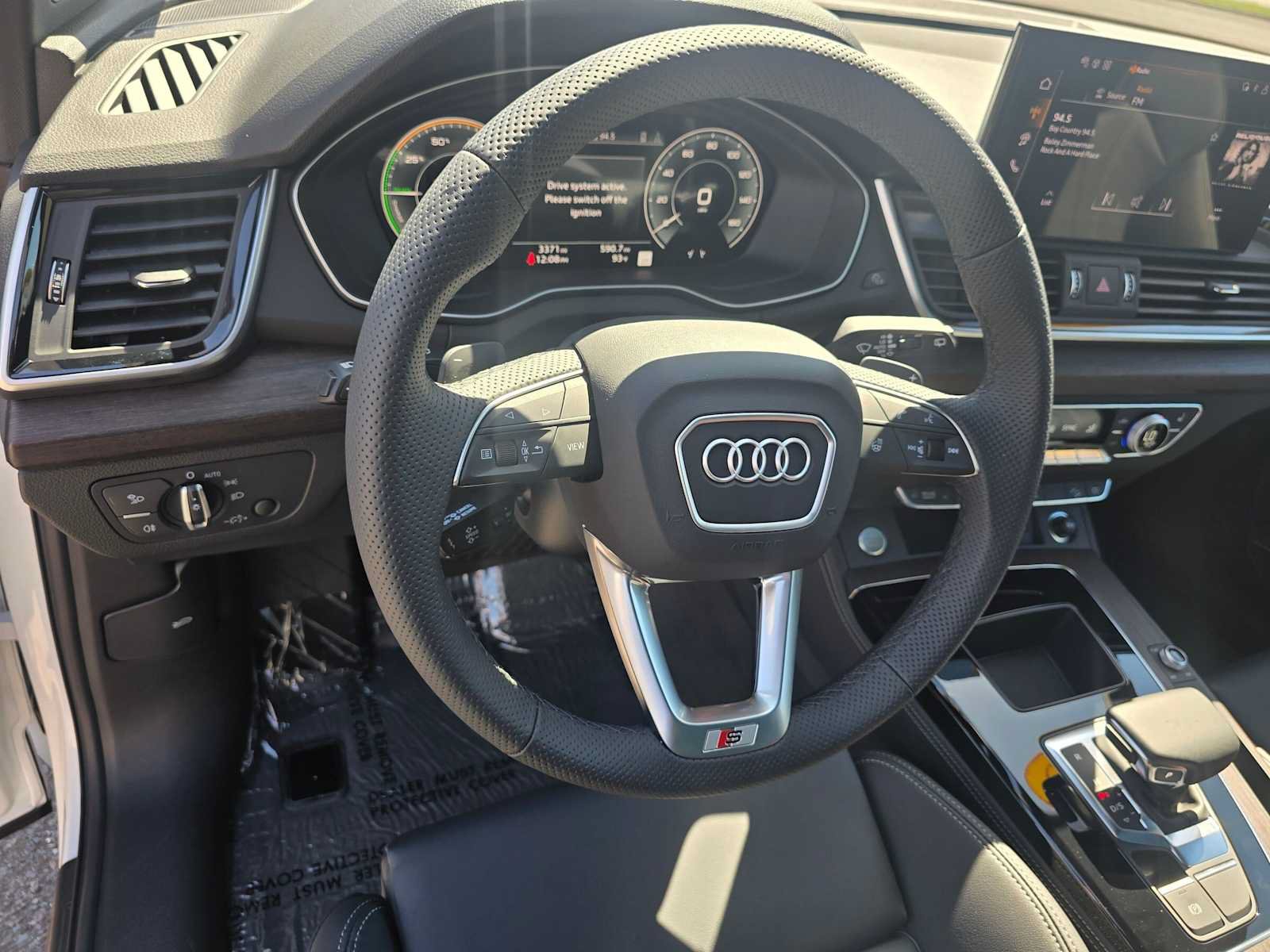 Used 2025 Audi Q5 e Premium Plus w/ Premium Plus Package AWD/4WD image 26