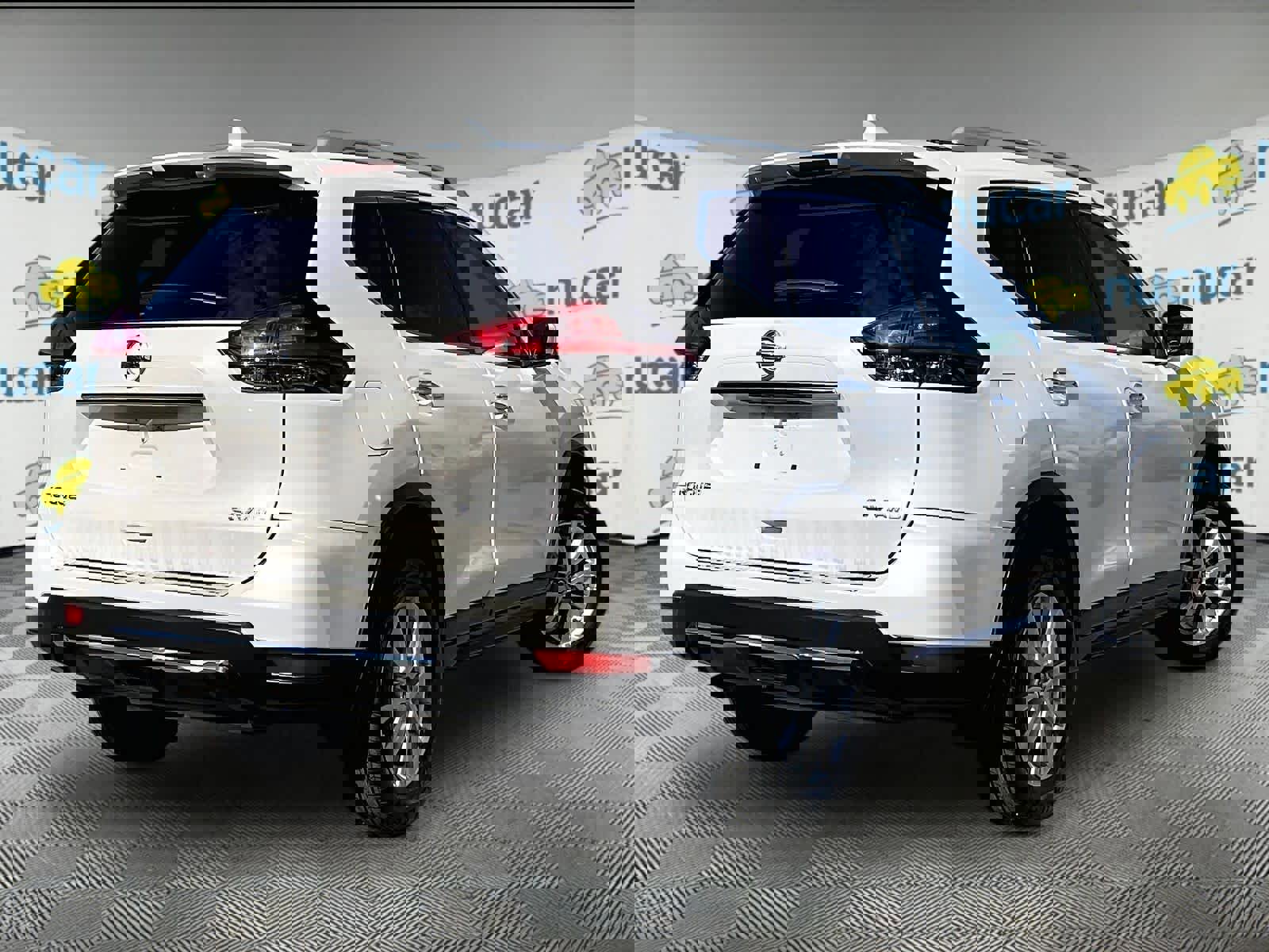 Used 2018 Nissan Rogue SV w/ Premium Package AWD/4WD image 6