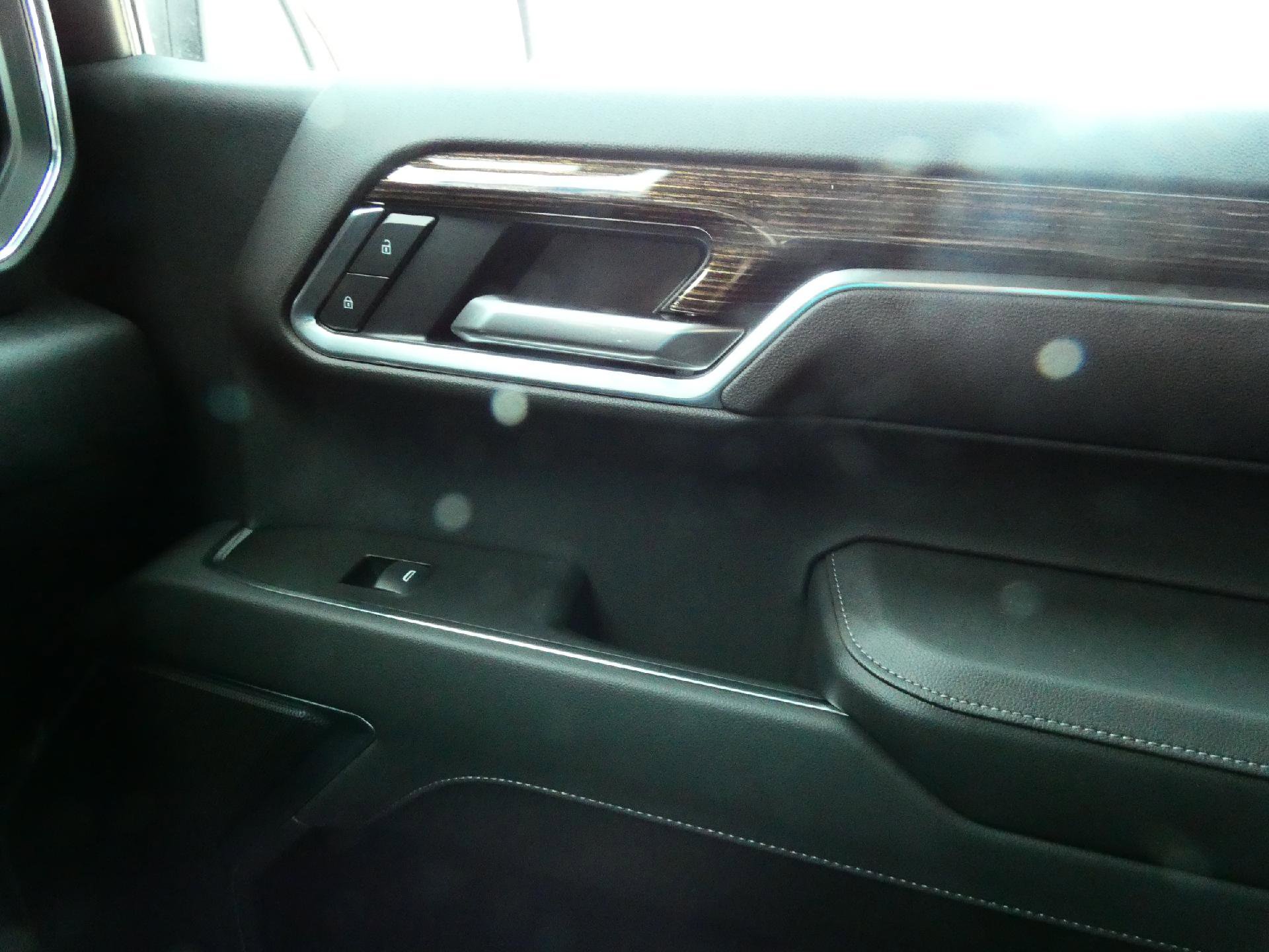 New 2025 GMC Sierra 1500 Elevation image 23