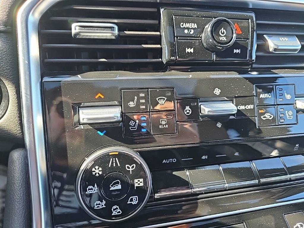 Used 2025 Nissan Armada Platinum Reserve AWD/4WD image 32