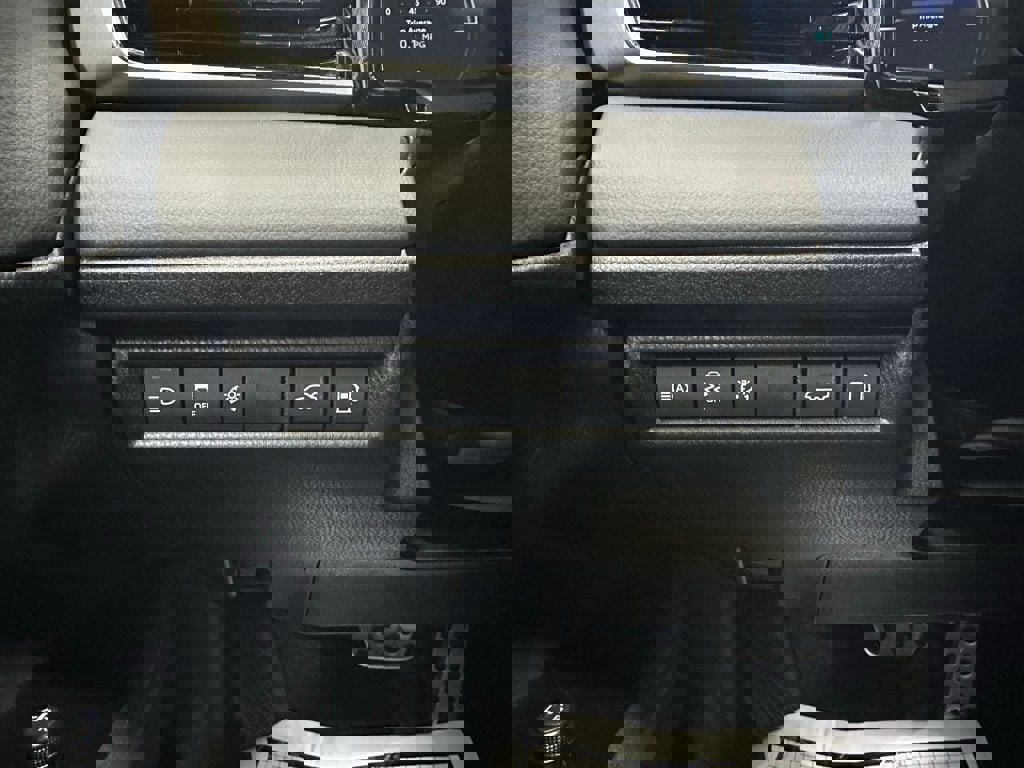 Used 2025 Toyota Camry XSE image 17