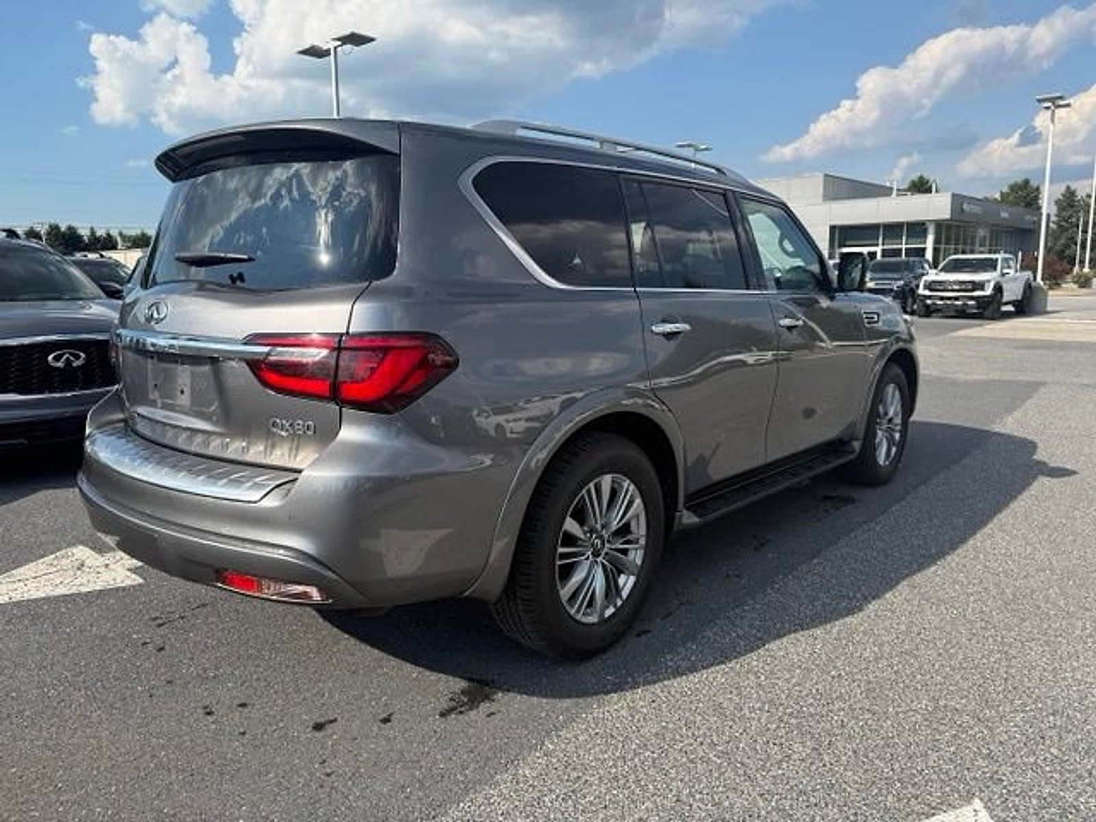 Used 2019 INFINITI QX80 Luxe w/ Proassist Package AWD/4WD image 13