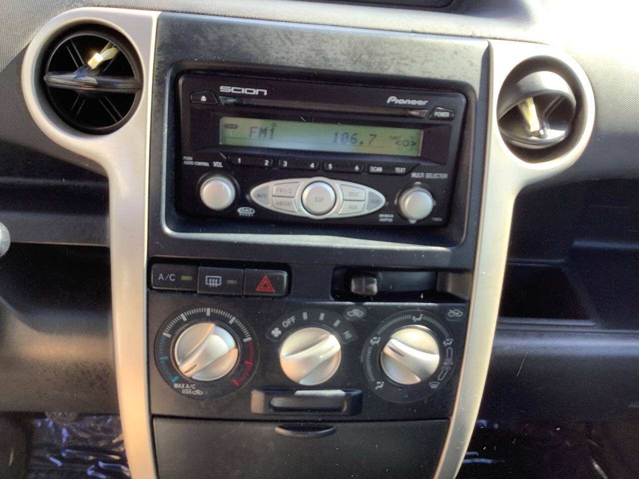 Used 2006 Scion xB FWD image 33
