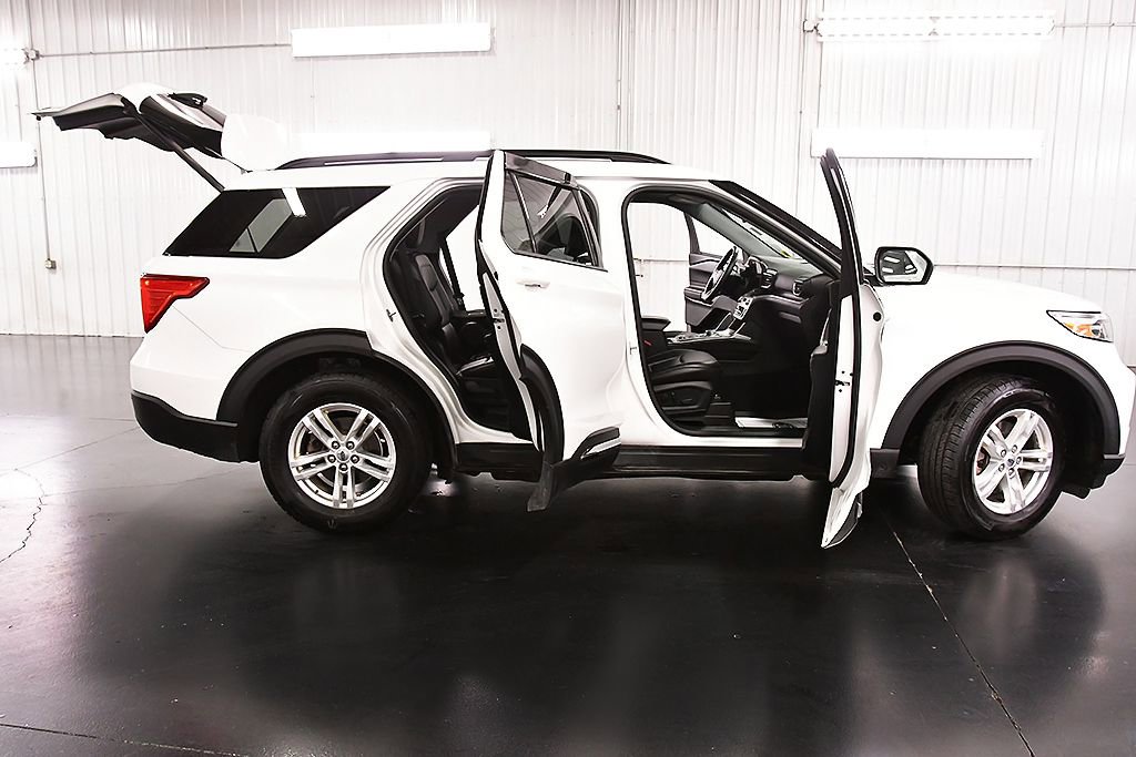 Used 2020 Ford Explorer XLT w/ Equipment Group 202A AWD/4WD image 33