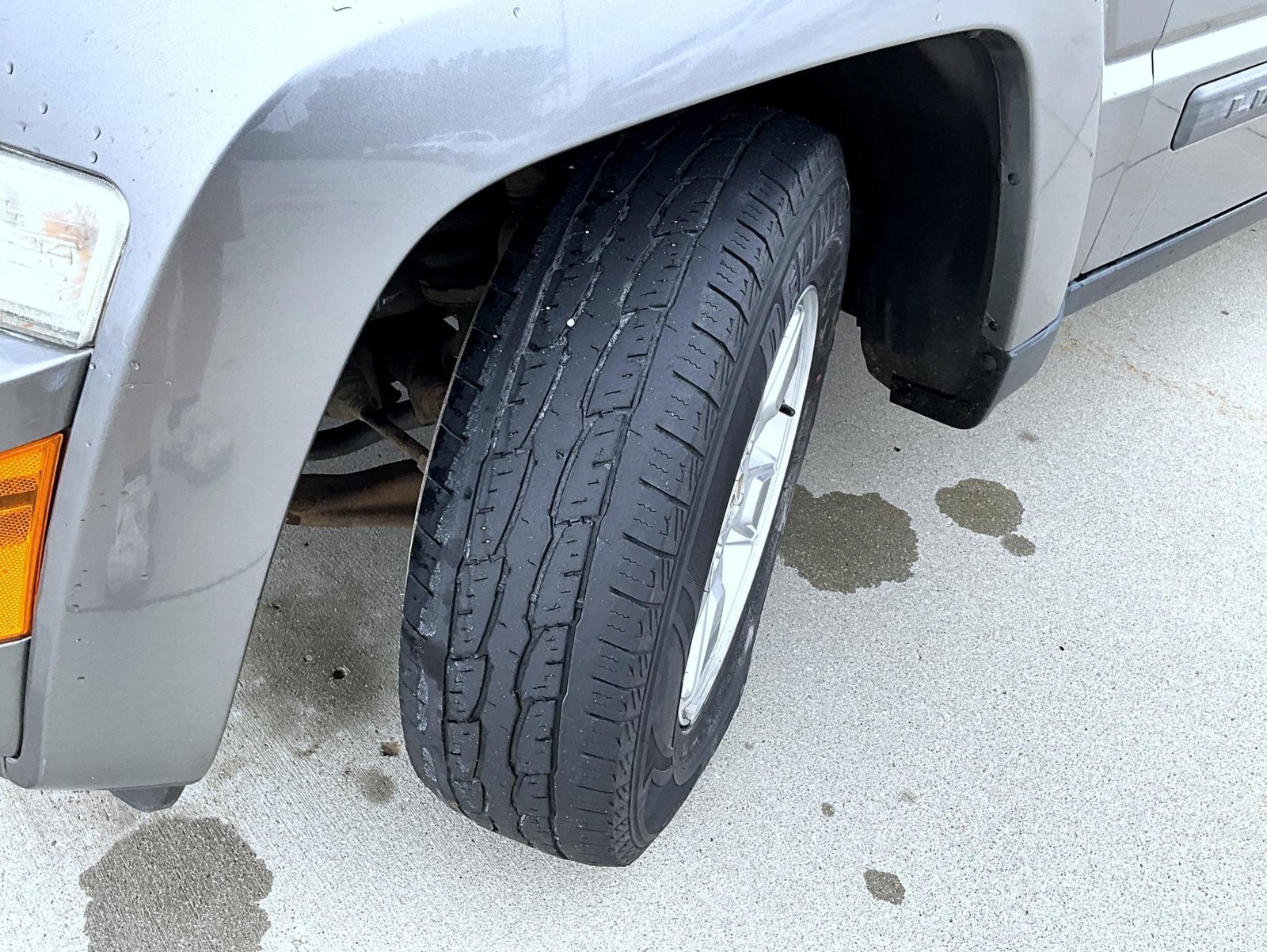 Used 2012 Jeep Liberty Sport AWD/4WD image 26