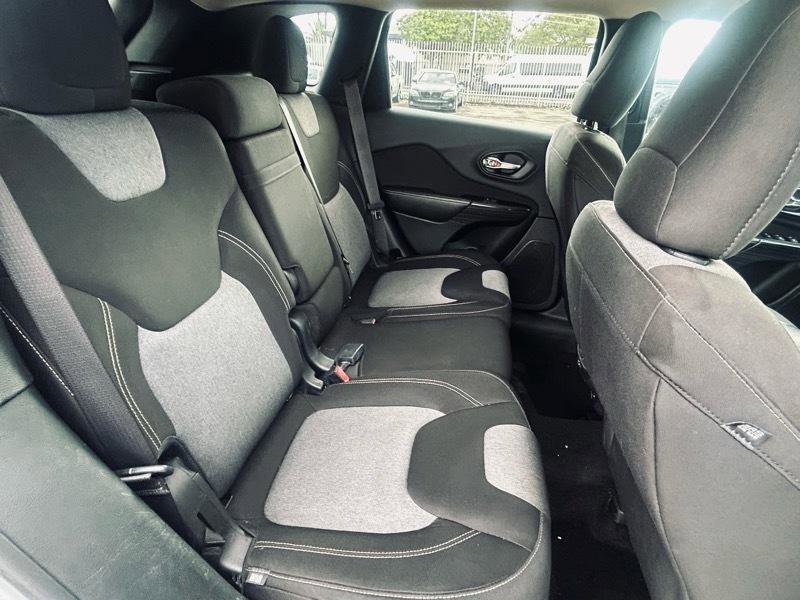 Used 2014 Jeep Cherokee Latitude image 13