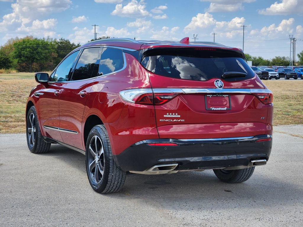 Used 2022 Buick Enclave Essence w/ Sport Touring Edition FWD image 5