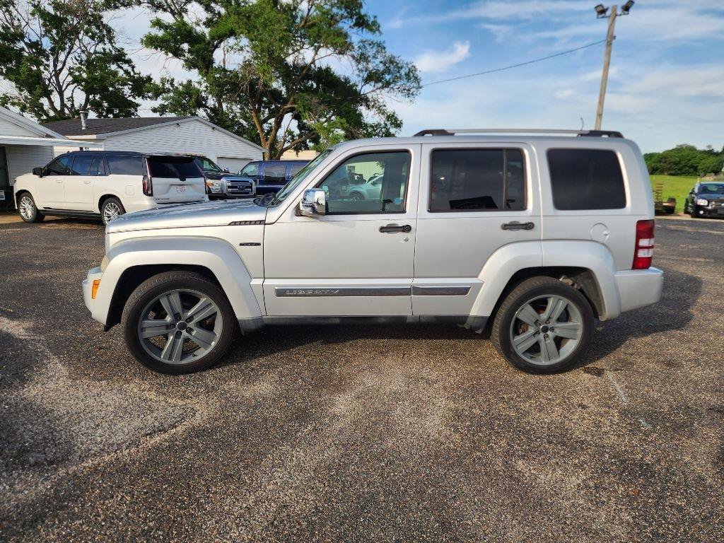 Used 2011 Jeep Liberty Sport AWD/4WD image 9
