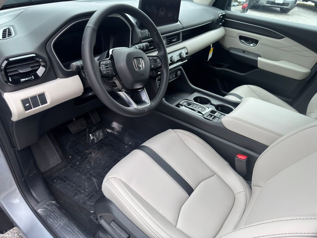 New 2026 Honda Pilot Touring image 9