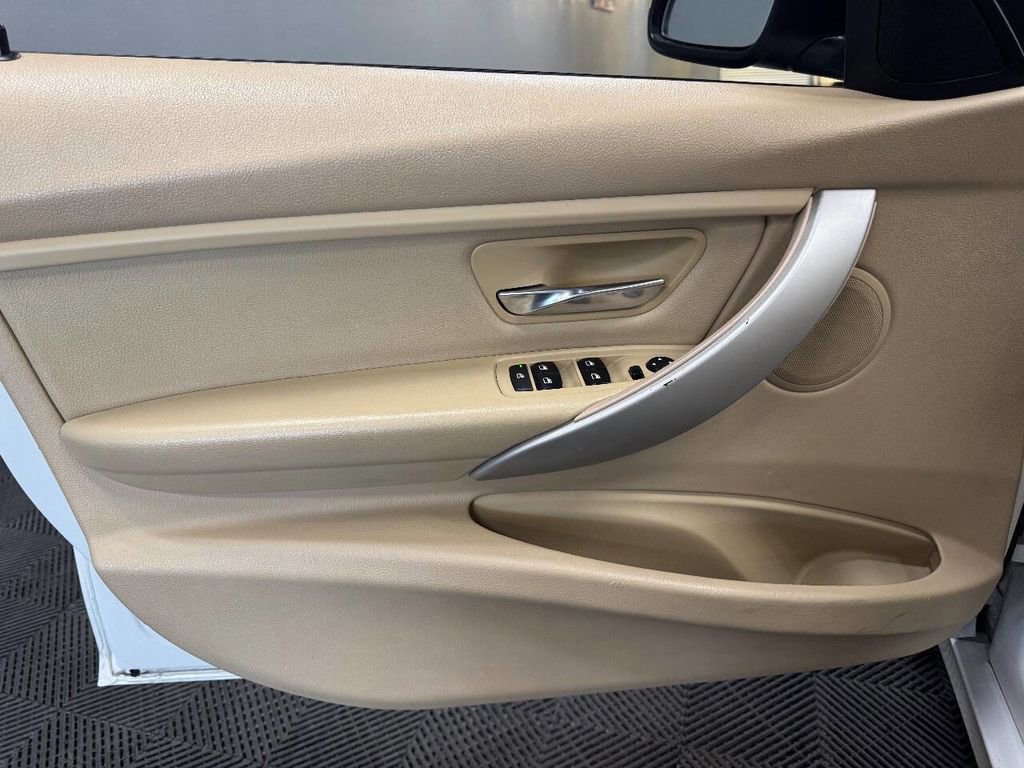 Used 2015 BMW 320i xDrive Sedan image 39