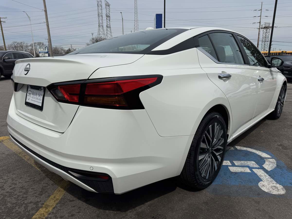 Used 2025 Nissan Altima 2.5 SV image 5