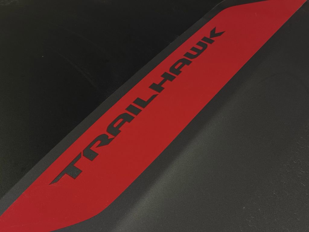 Used 2024 Jeep Compass Trailhawk AWD/4WD image 8