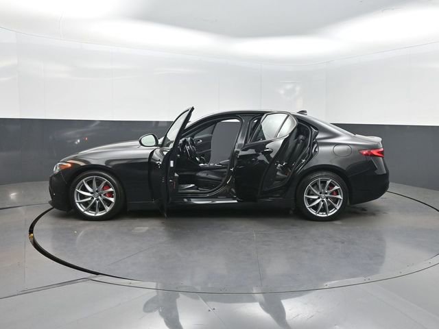 Used 2023 Alfa Romeo Giulia Sprint RWD image 37