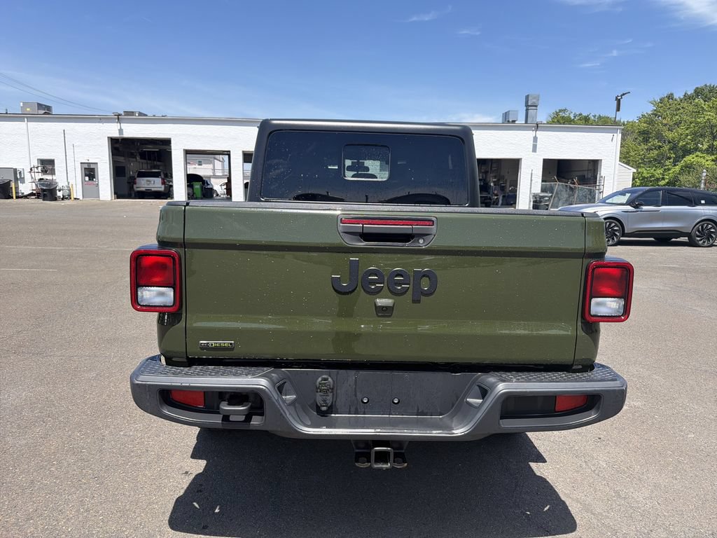 Used 2023 Jeep Gladiator Sport AWD/4WD image 4