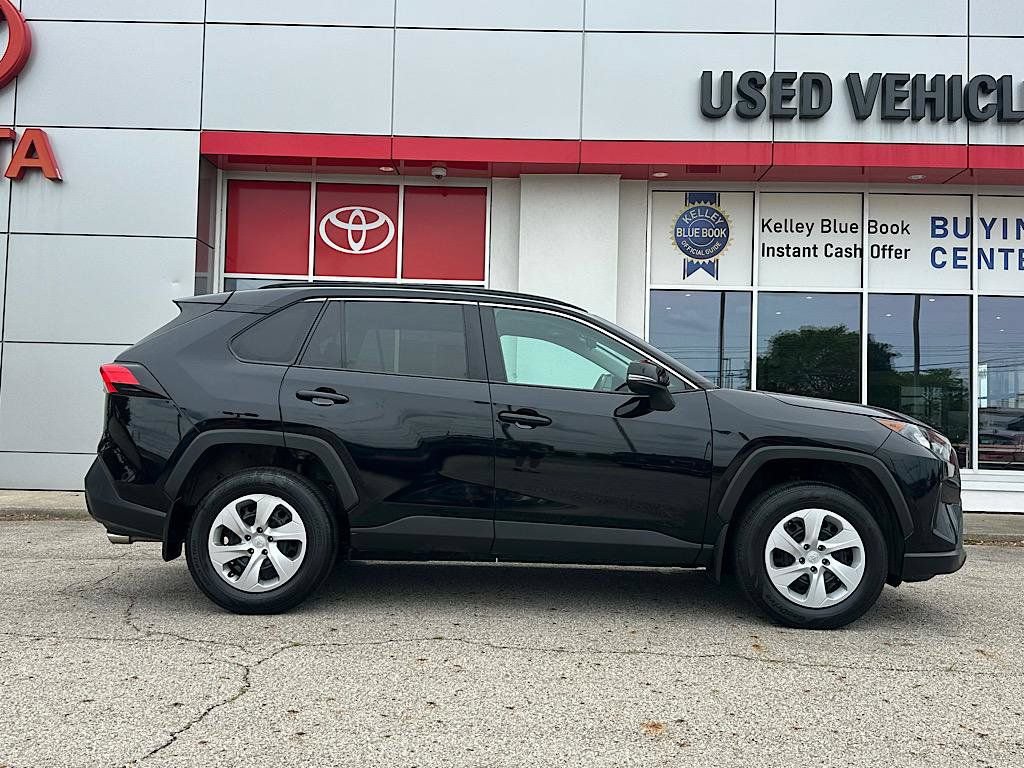 Certified 2021 Toyota RAV4 LE w/ Carpet Mat Package (TMS) AWD/4WD image 6