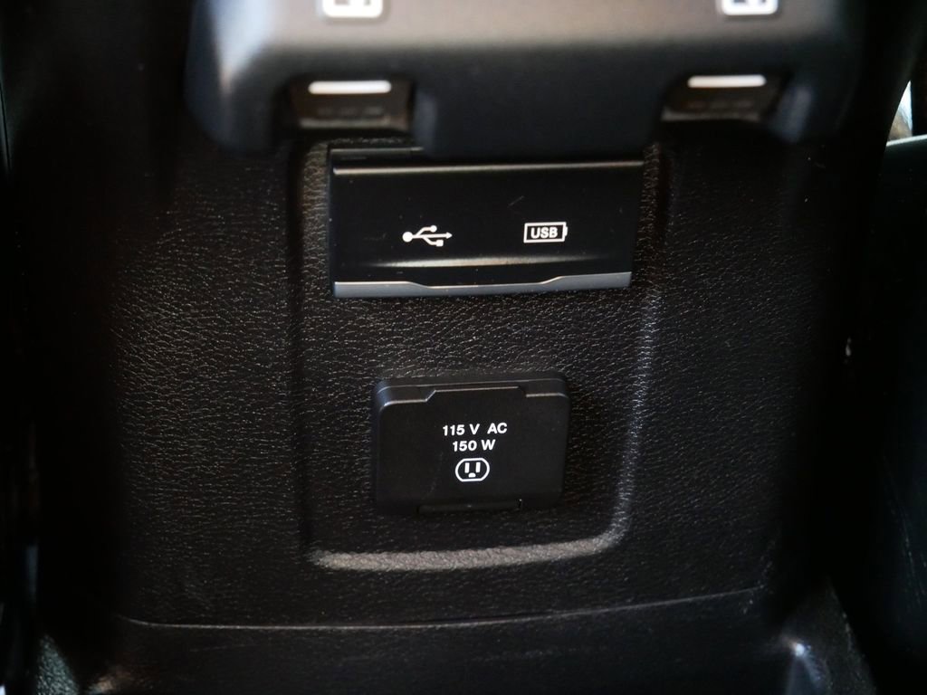 Used 2018 Jeep Wrangler Unlimited Sahara image 14