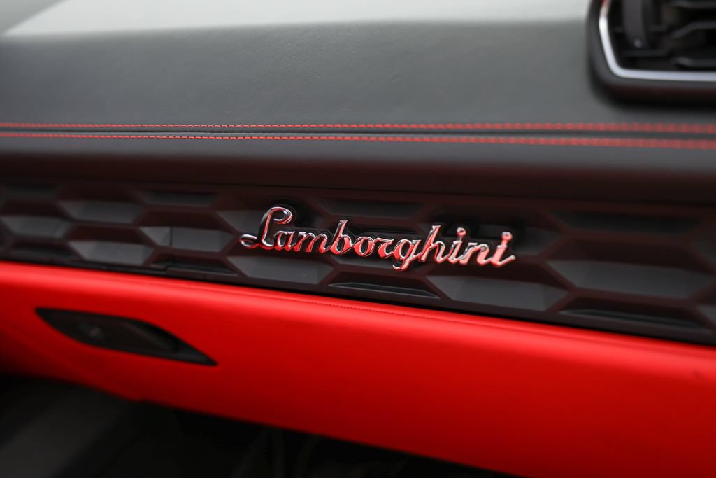 Used 2019 Lamborghini Huracan LP 580-2 RWD image 27