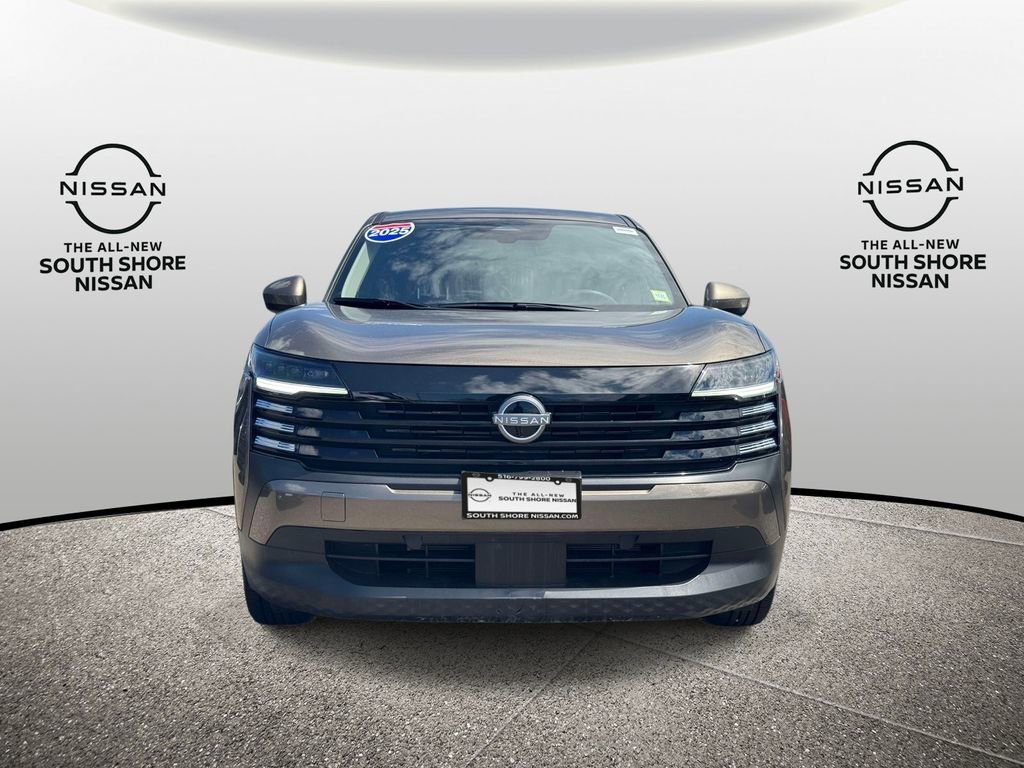 Used 2025 Nissan Kicks SV AWD/4WD image 2
