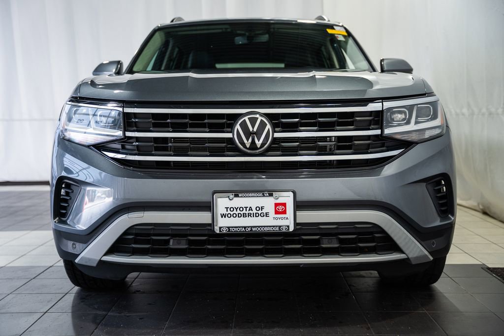 Used 2022 Volkswagen Atlas SE w/ Black Wheel Package image 2