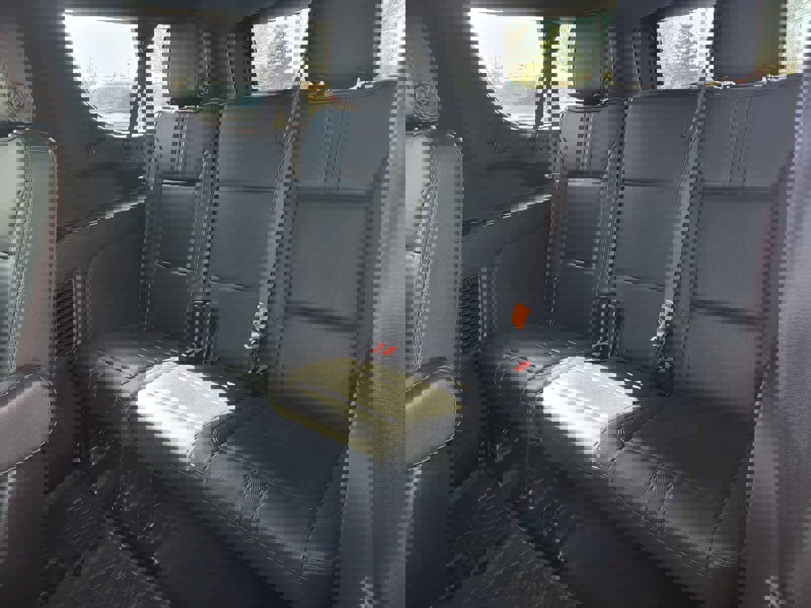 Used 2022 Chevrolet Suburban RST w/ Luxury Package image 30