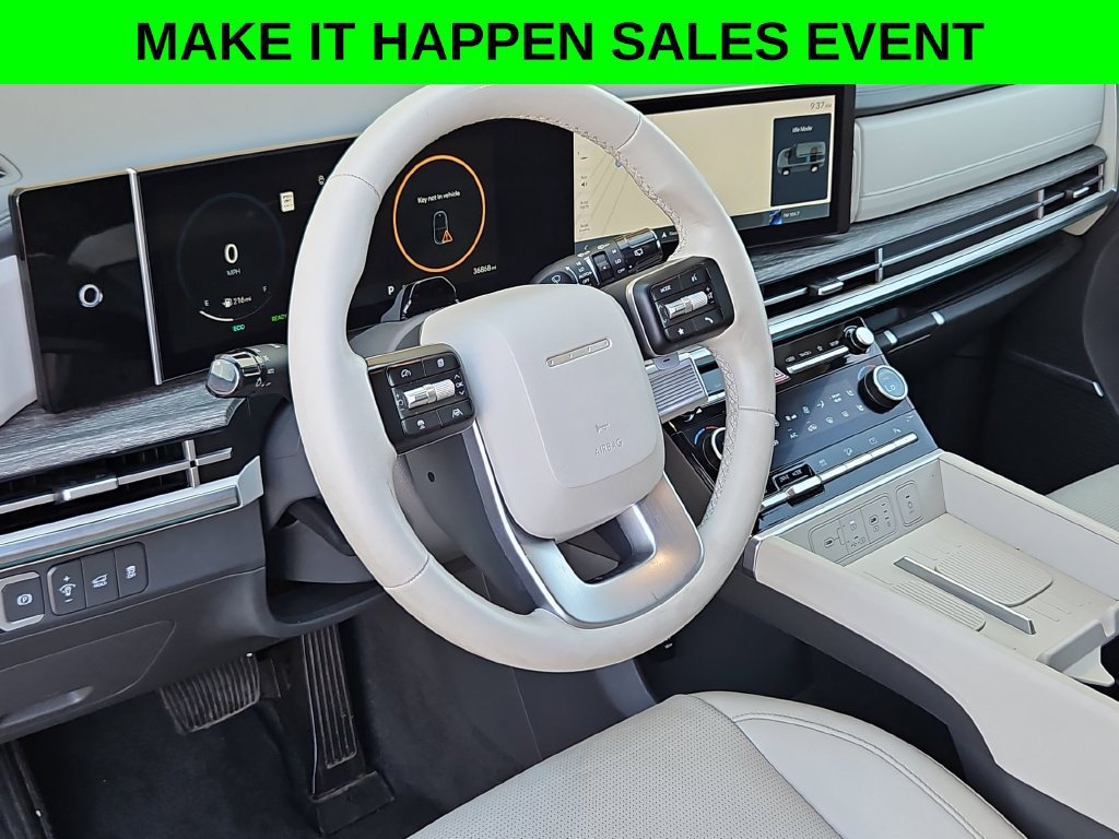 Used 2025 Hyundai Santa Fe Limited AWD/4WD image 10