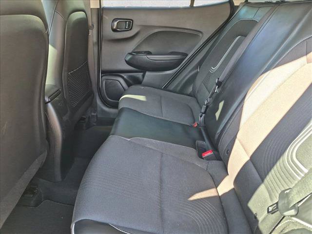 Used 2022 Hyundai Venue Limited FWD image 19