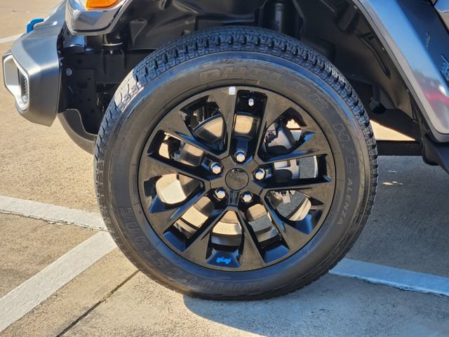 Used 2023 Jeep Wrangler Unlimited Sahara AWD/4WD image 18