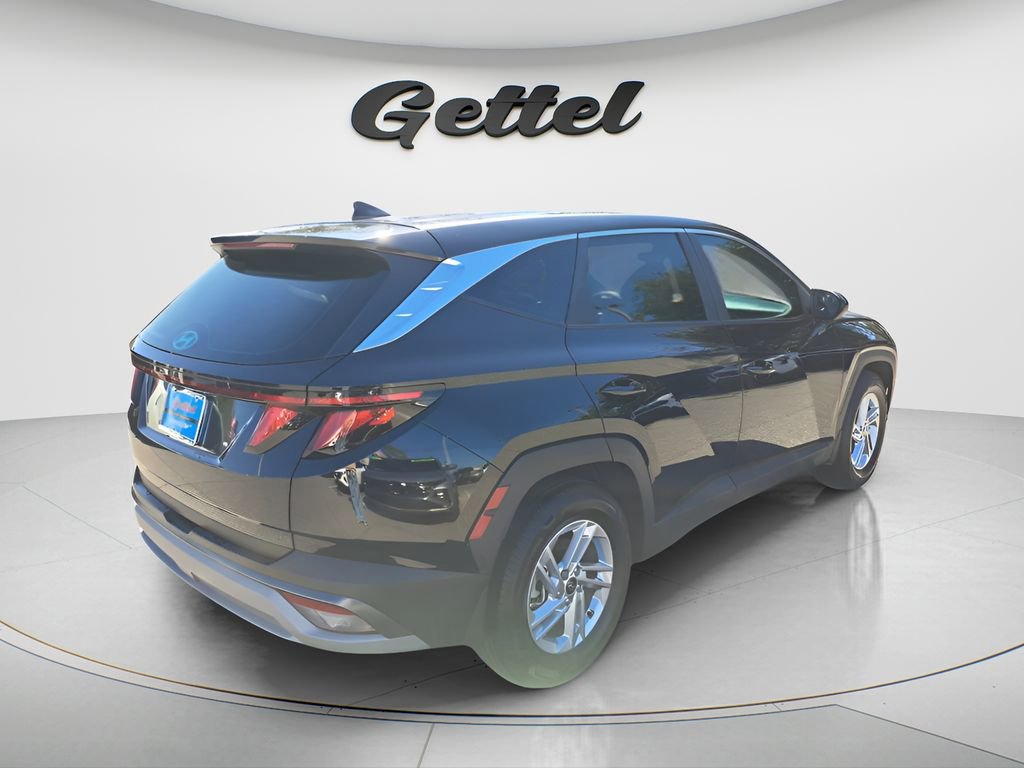 Used 2025 Hyundai Tucson SE image 5