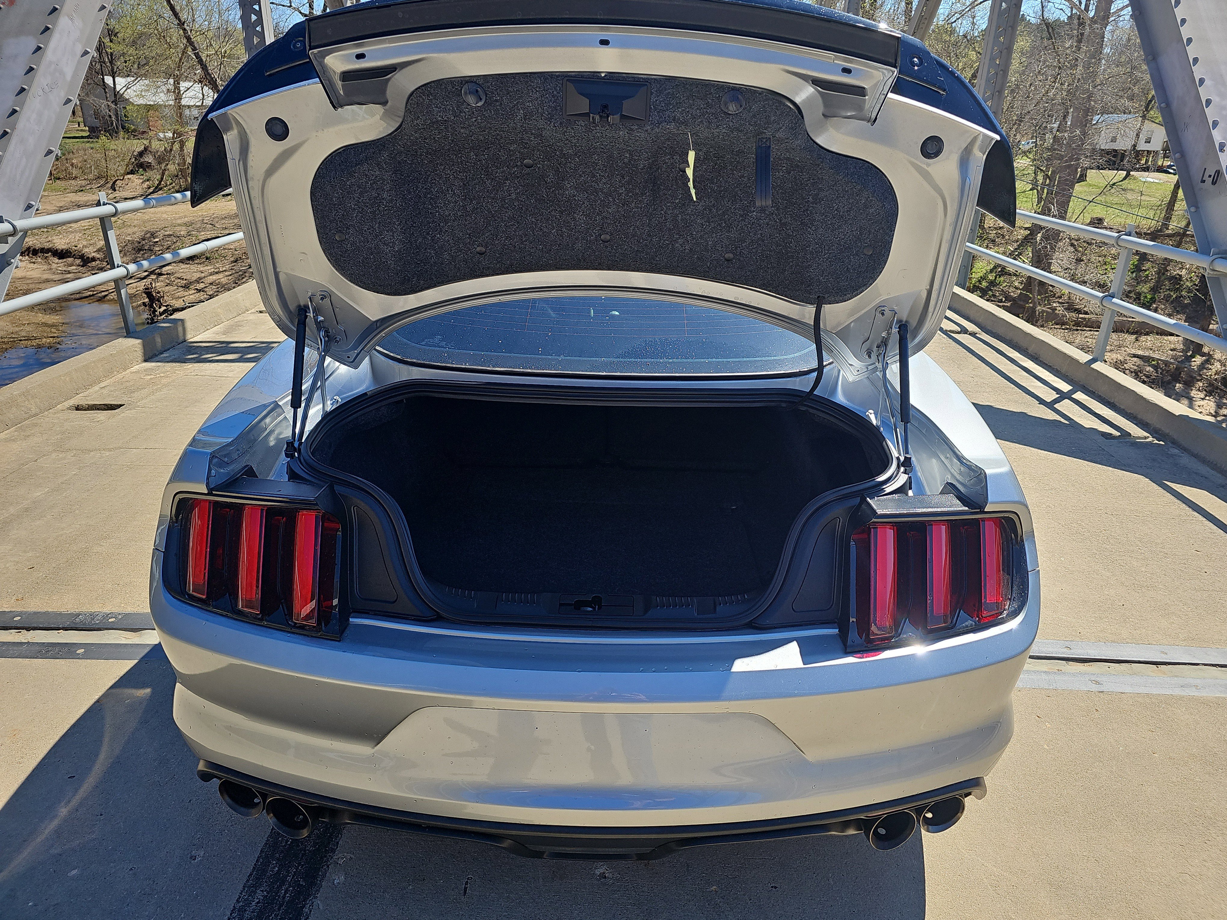 Used 2020 Ford Mustang Shelby GT350 w/ Technology Package image 8