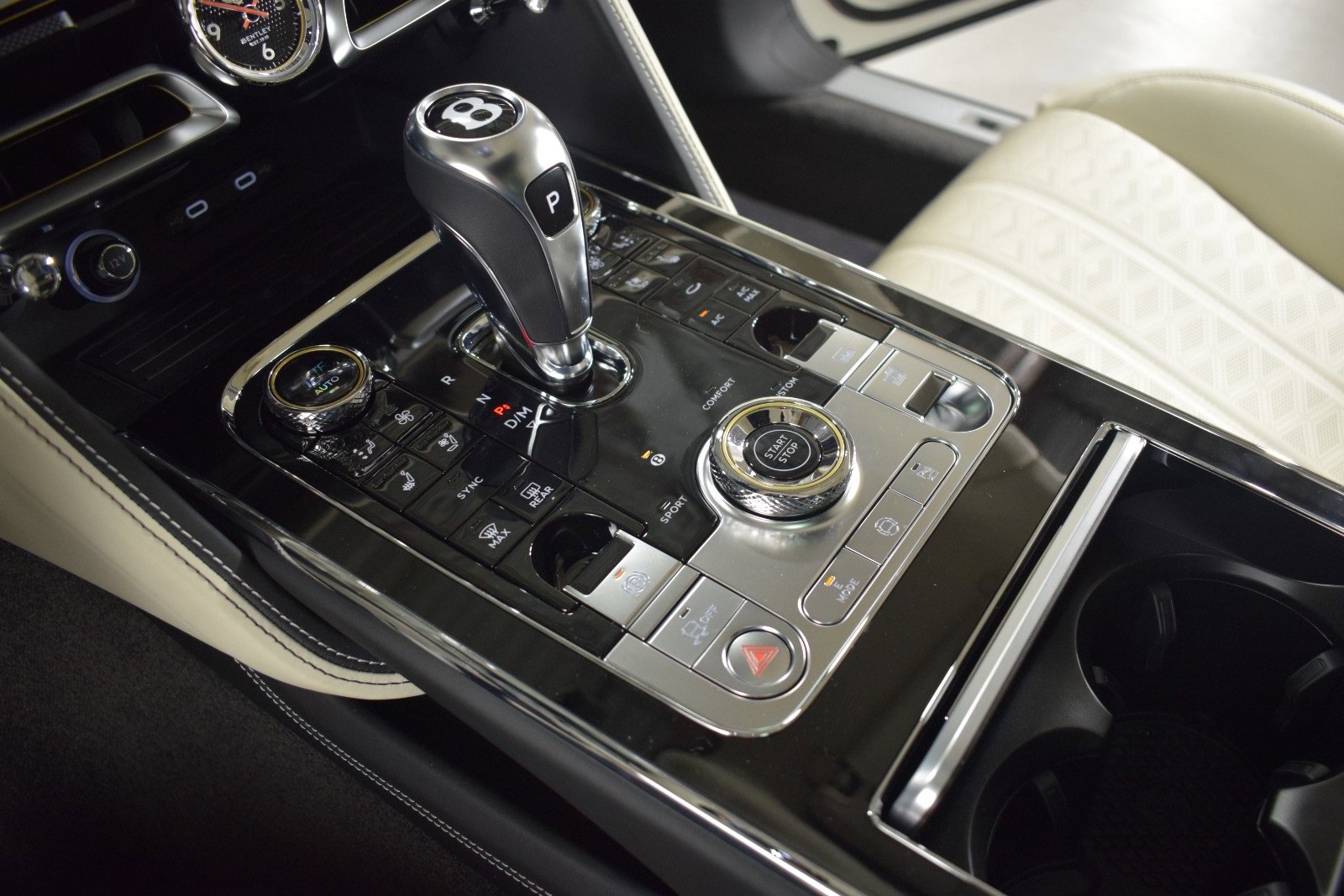 New 2025 Bentley Flying Spur Plug-In Hybrid image 33