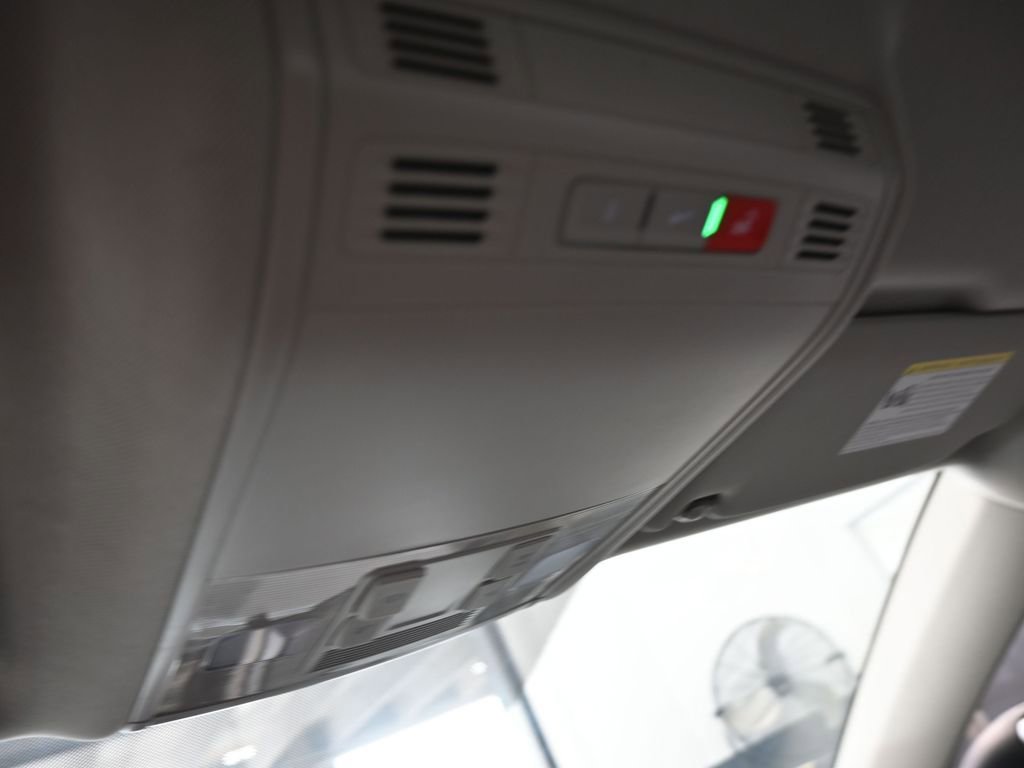 Used 2022 Volkswagen Taos S image 23