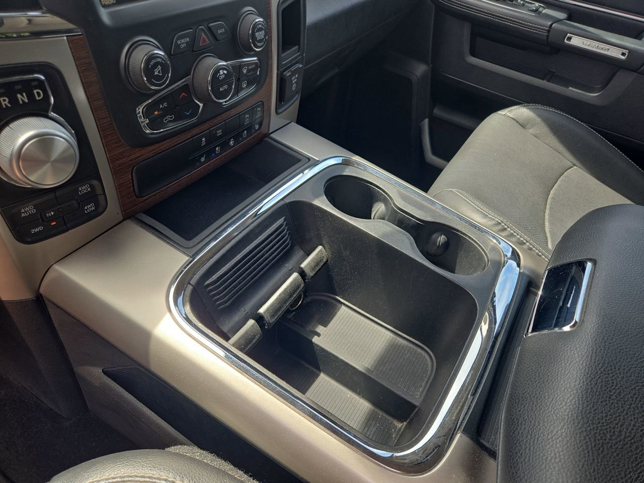 Used 2017 RAM 1500 Laramie w/ Convenience Group image 13