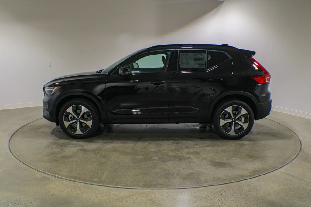 New 2026 Volvo XC40 B5 Plus w/ Protection Package Premier AWD/4WD image 2