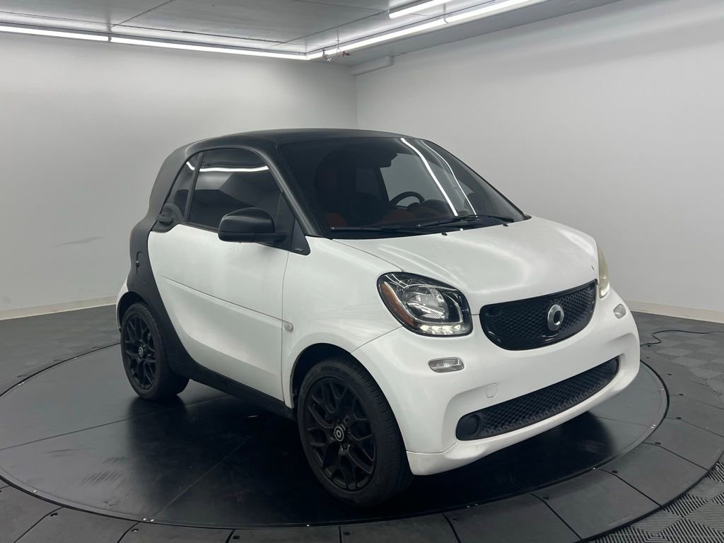 Used 2016 smart fortwo passion image 2