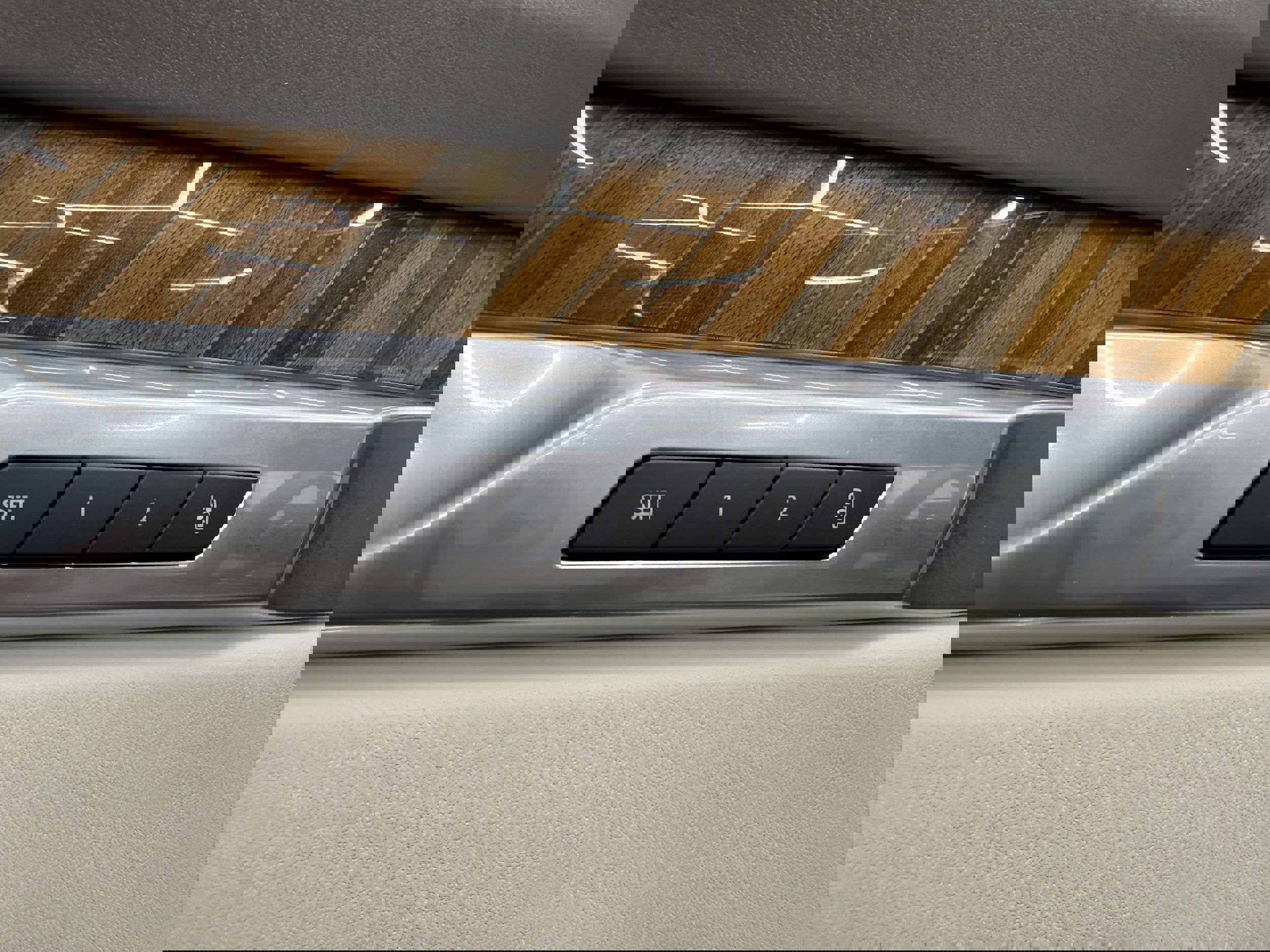 Used 2025 Cadillac Escalade ESV Sport Platinum image 12