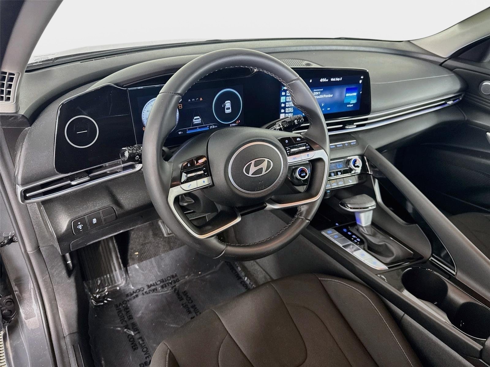 Certified 2024 Hyundai Elantra SEL w/ Convenience Package FWD image 9