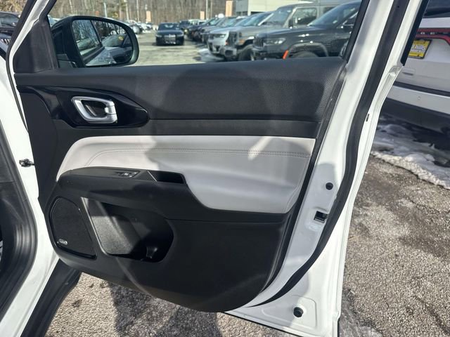 Certified 2022 Jeep Compass Limited w/ Sun and Sound Group image 25